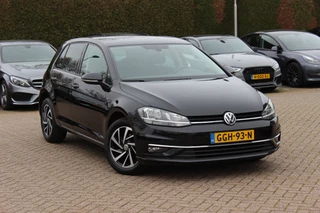 Volkswagen Golf 1.0 TSI Comfortline / Camera / CarPlay / 16'' / Navigatie / Parkeerhulp V+A / Getint glas / DAB / ACC