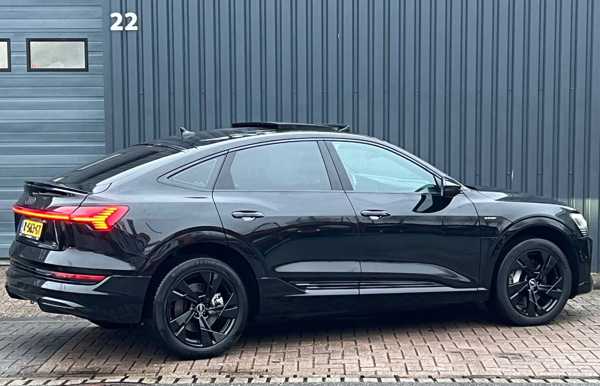 Hoofdafbeelding Audi e-tron