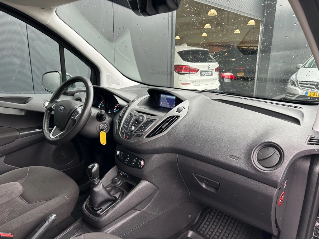 Hoofdafbeelding Ford Transit Courier