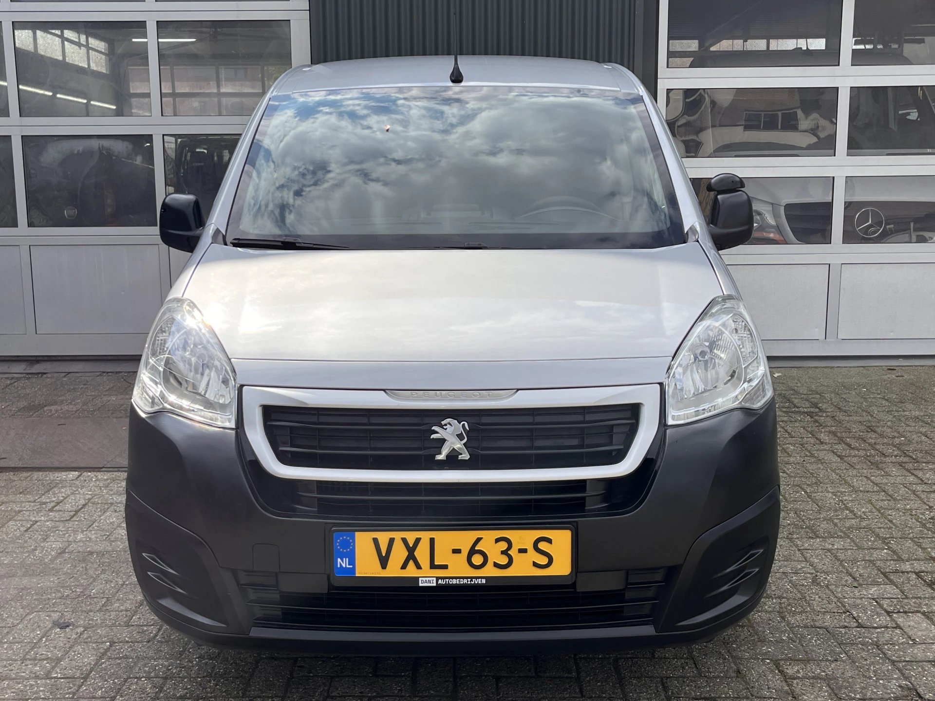 Hoofdafbeelding Peugeot Partner