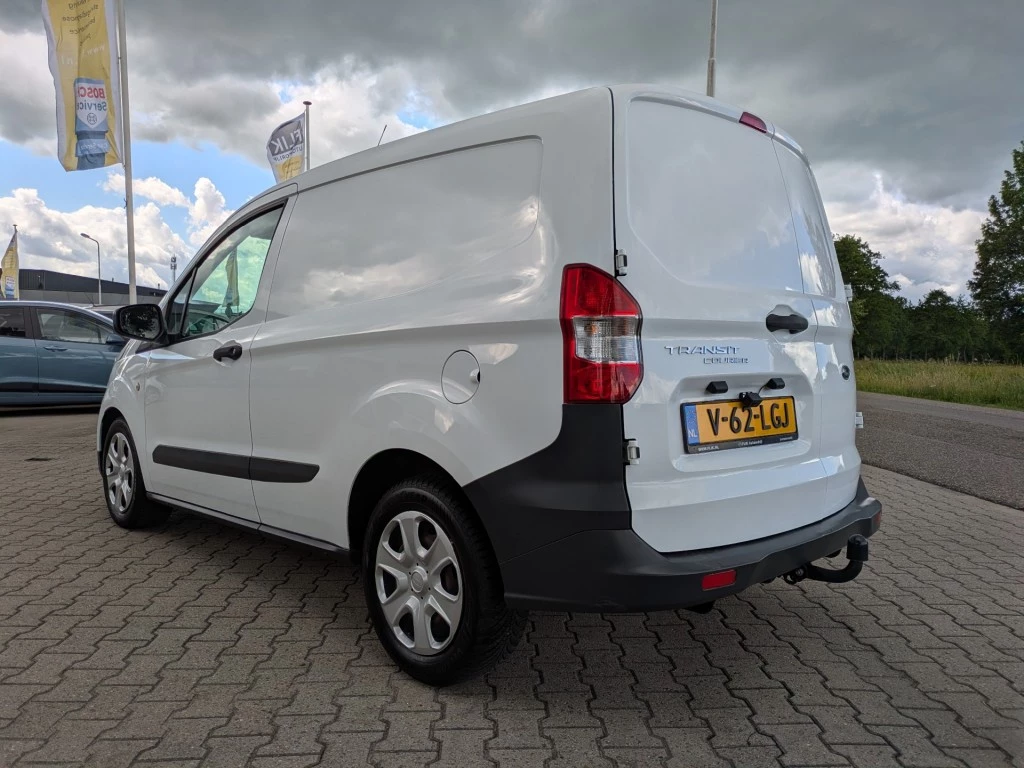 Hoofdafbeelding Ford Transit Courier