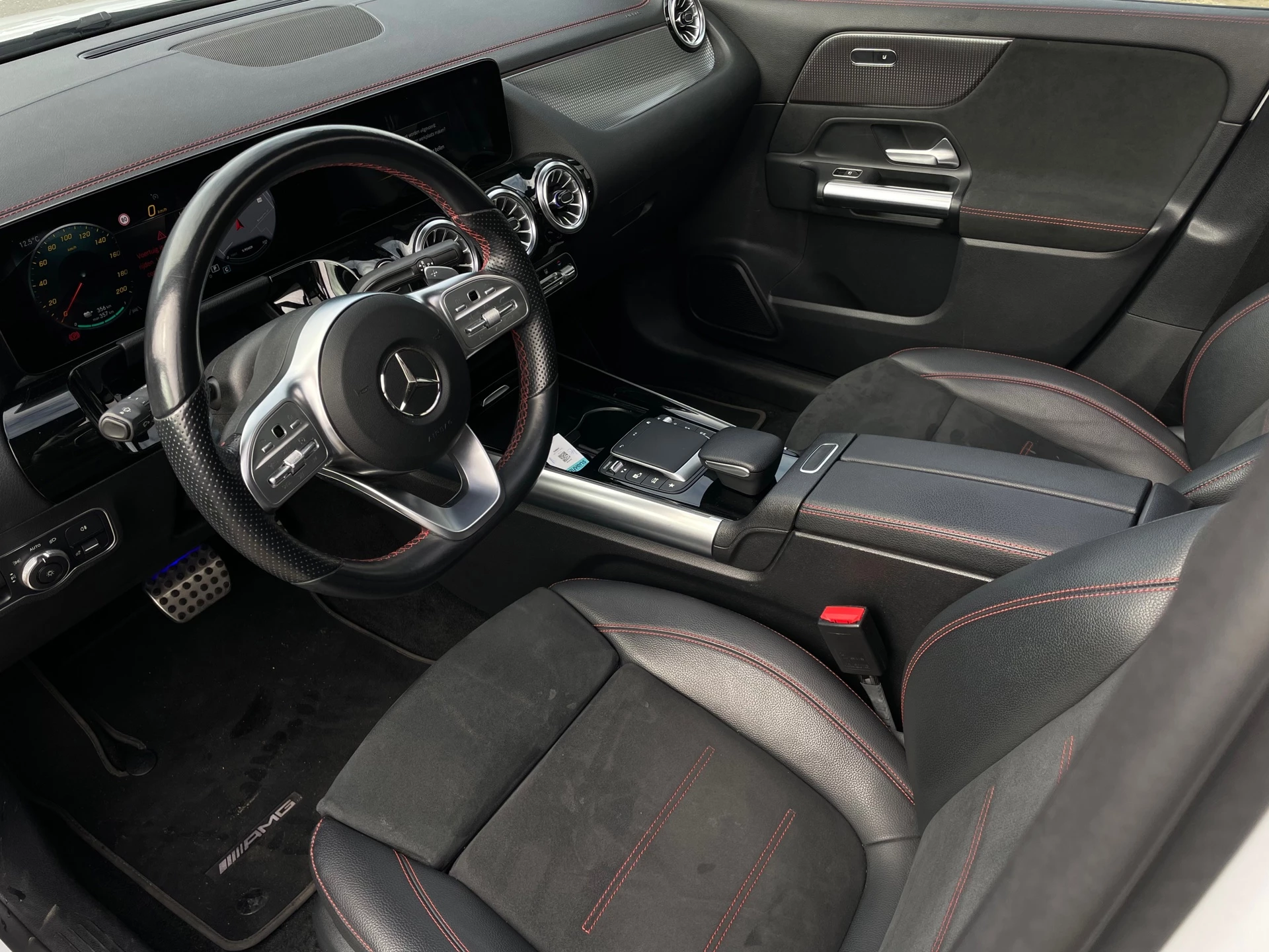 Hoofdafbeelding Mercedes-Benz EQA