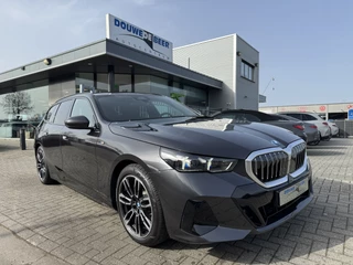 BMW 5 Serie Touring 530e xDrive M Sport Trekhaak | Stuurverw. | Harman Kardon | Stoelverw.