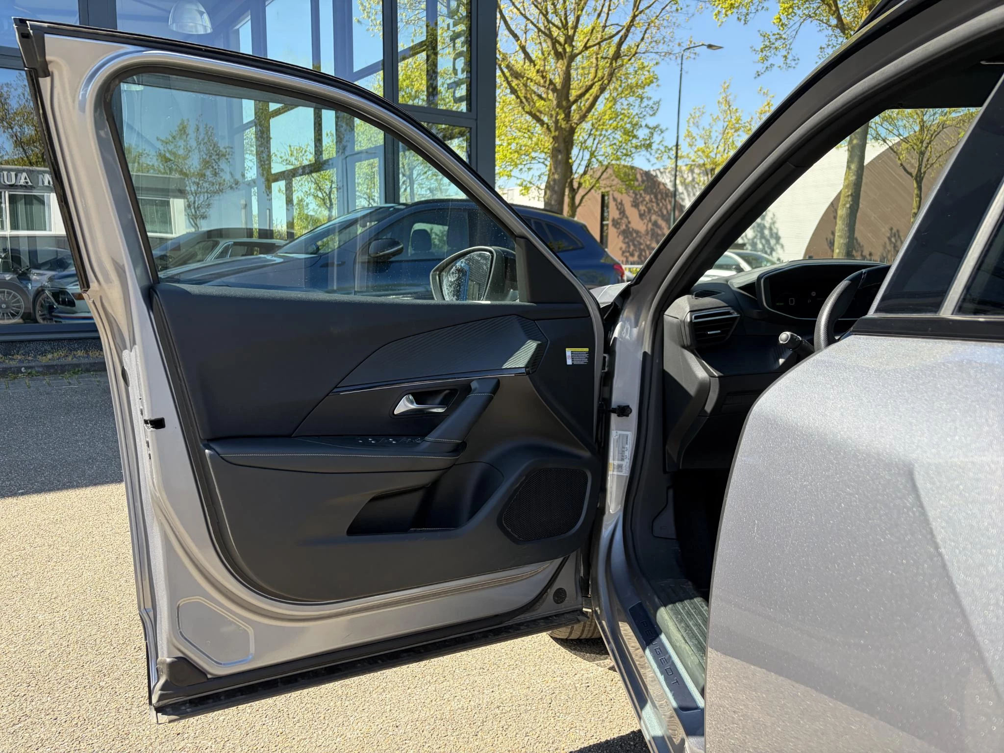Hoofdafbeelding Peugeot e-2008