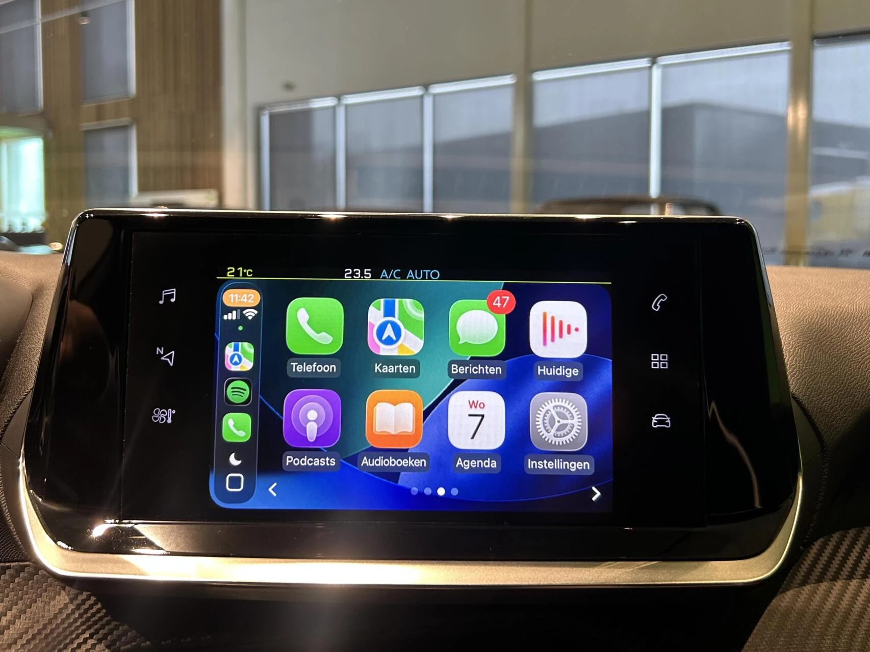 Hoofdafbeelding Peugeot e-2008