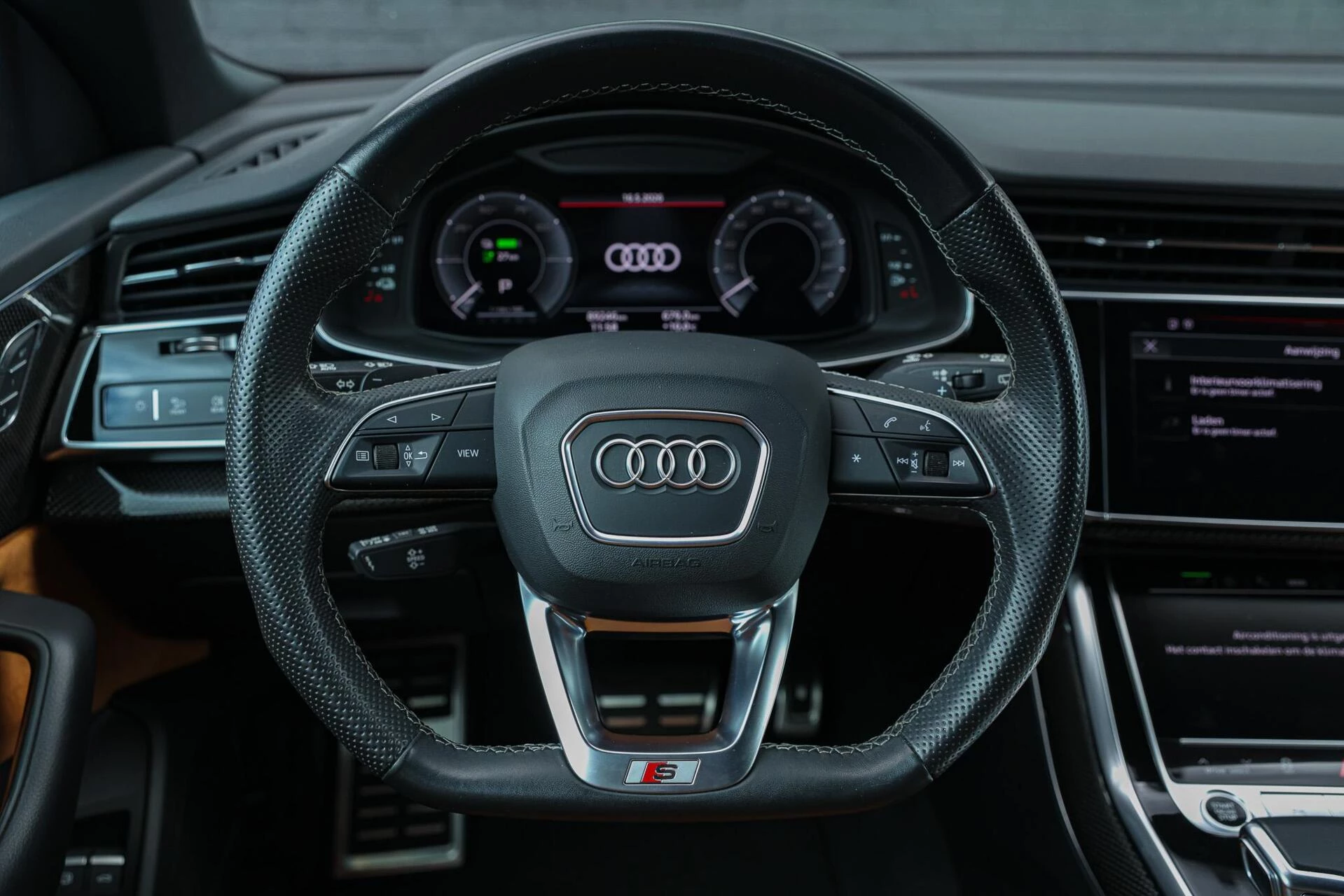 Hoofdafbeelding Audi Q8
