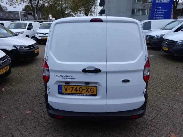 Hoofdafbeelding Ford Transit Courier