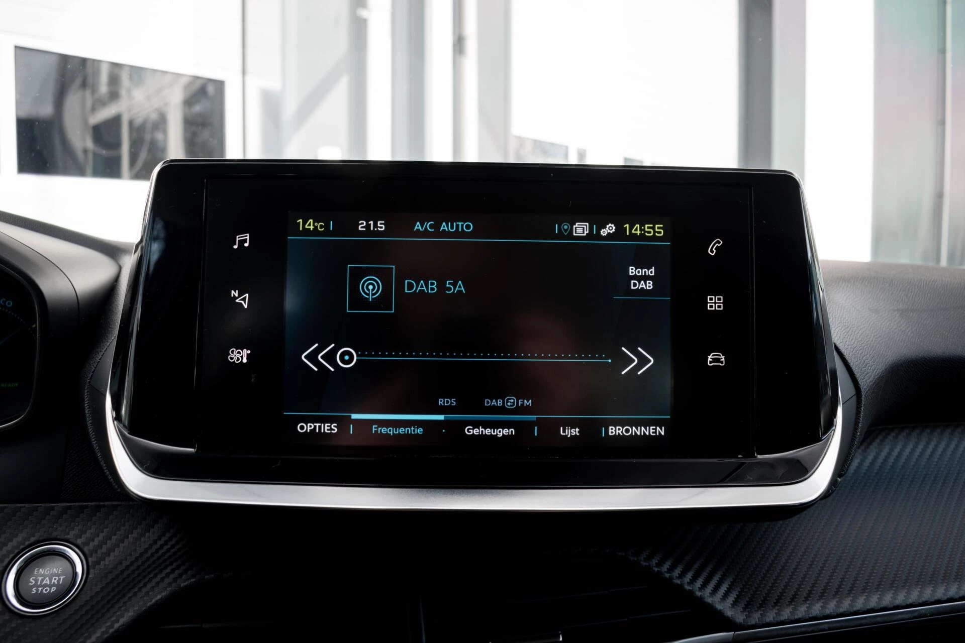 Hoofdafbeelding Peugeot e-208