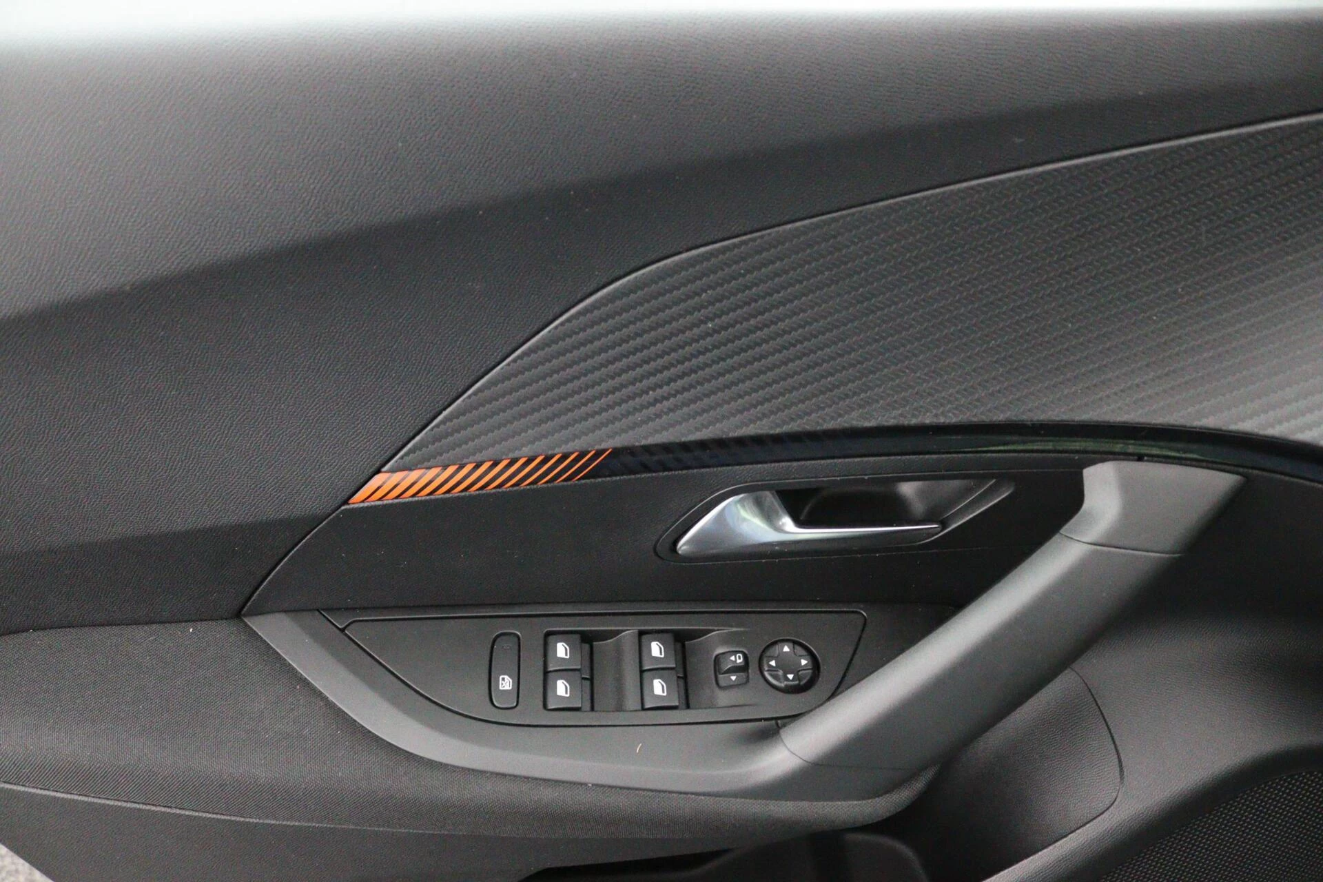 Hoofdafbeelding Peugeot e-2008