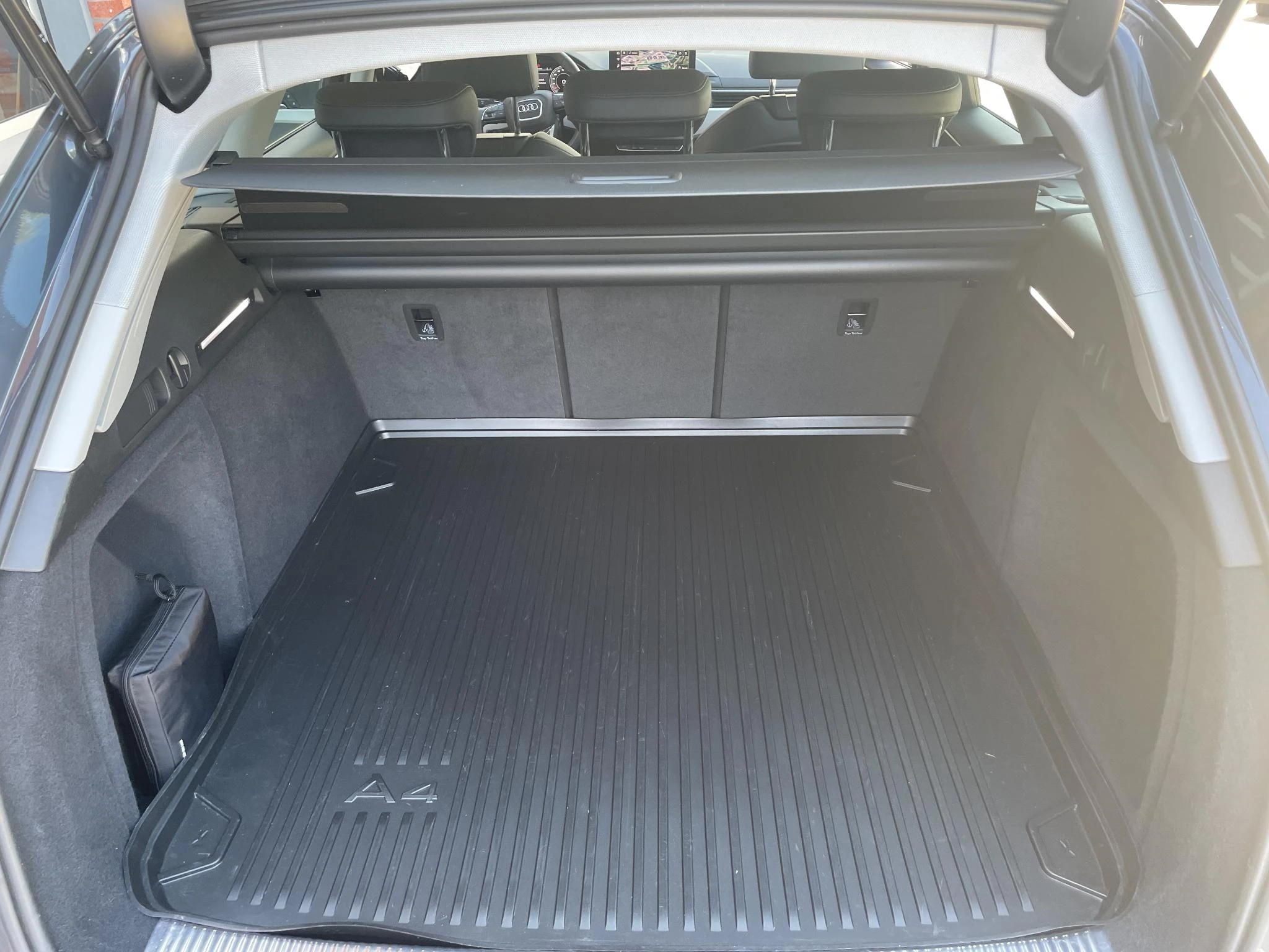 Hoofdafbeelding Audi A4