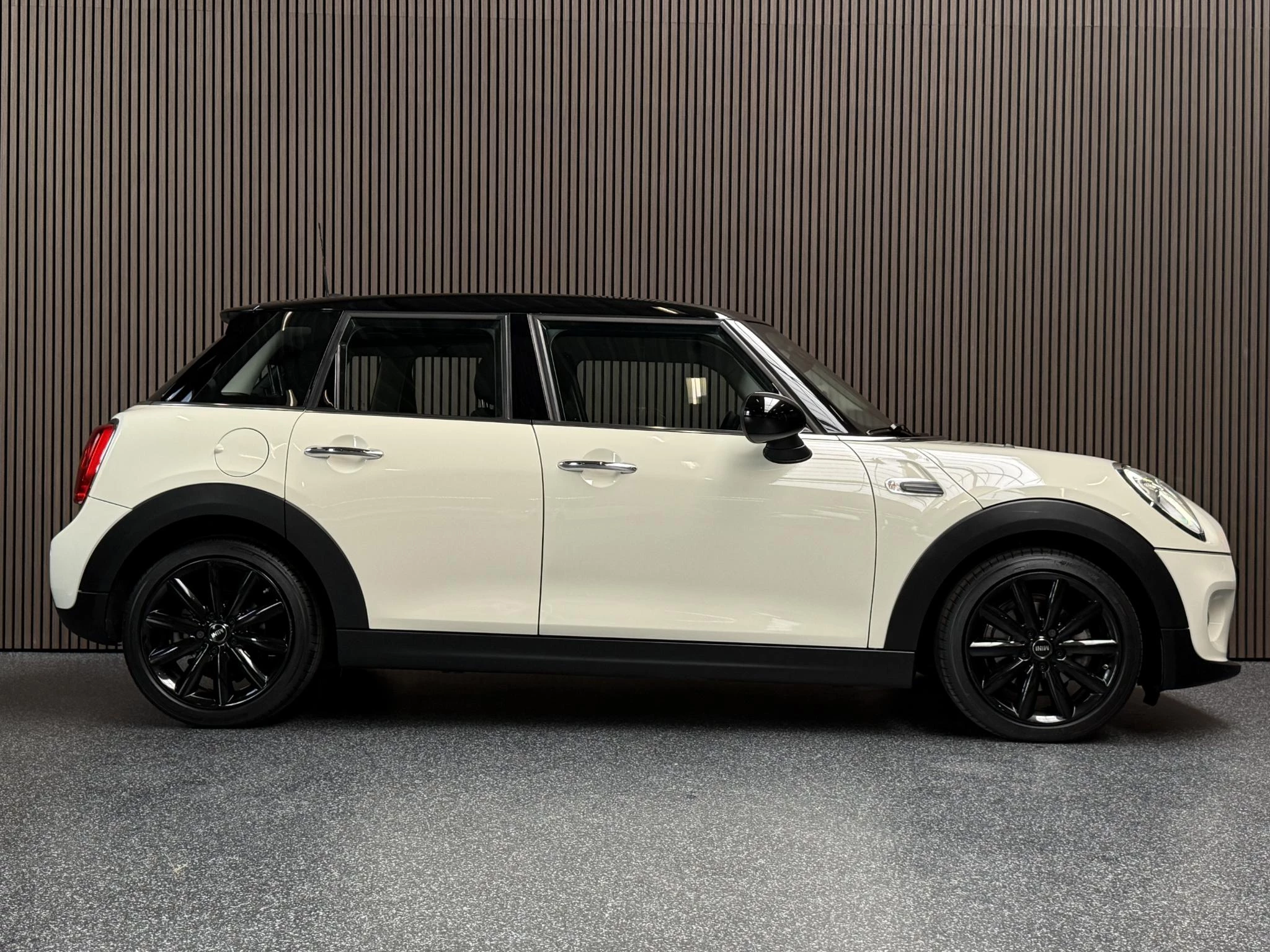 Hoofdafbeelding MINI 5-deurs