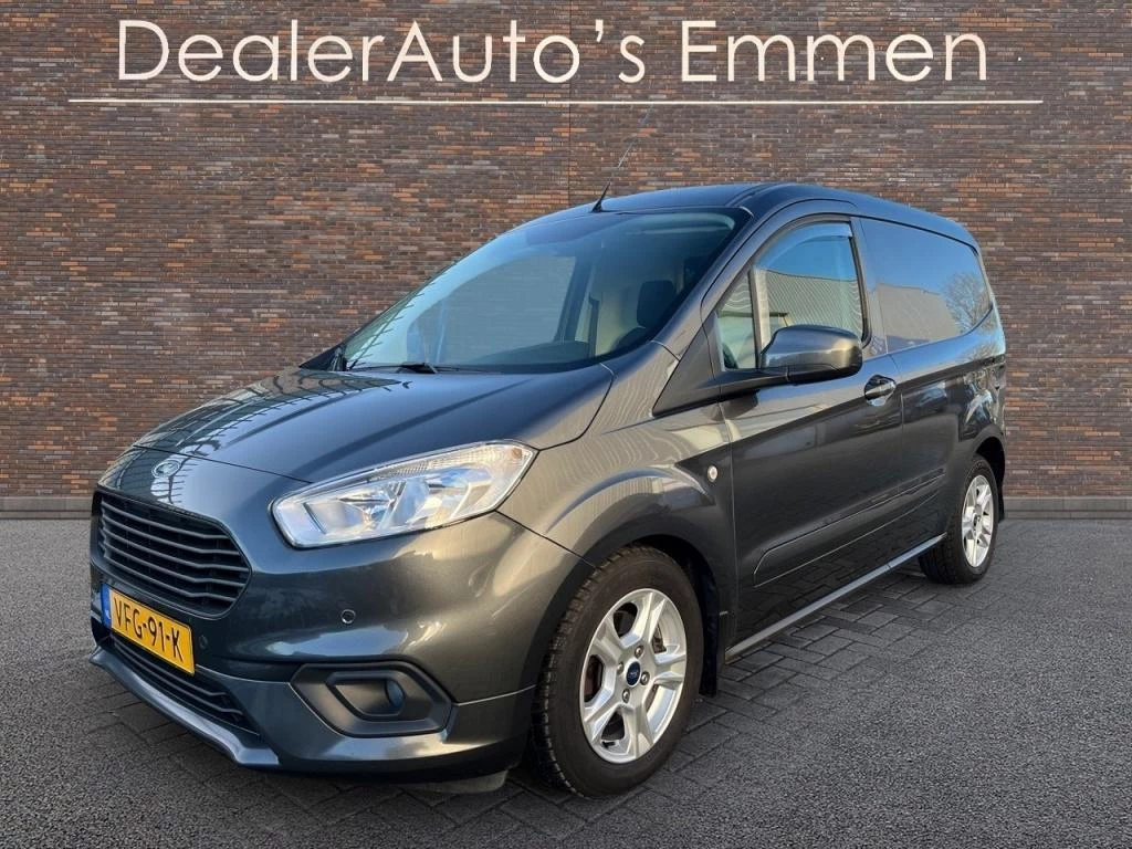 Hoofdafbeelding Ford Transit Courier