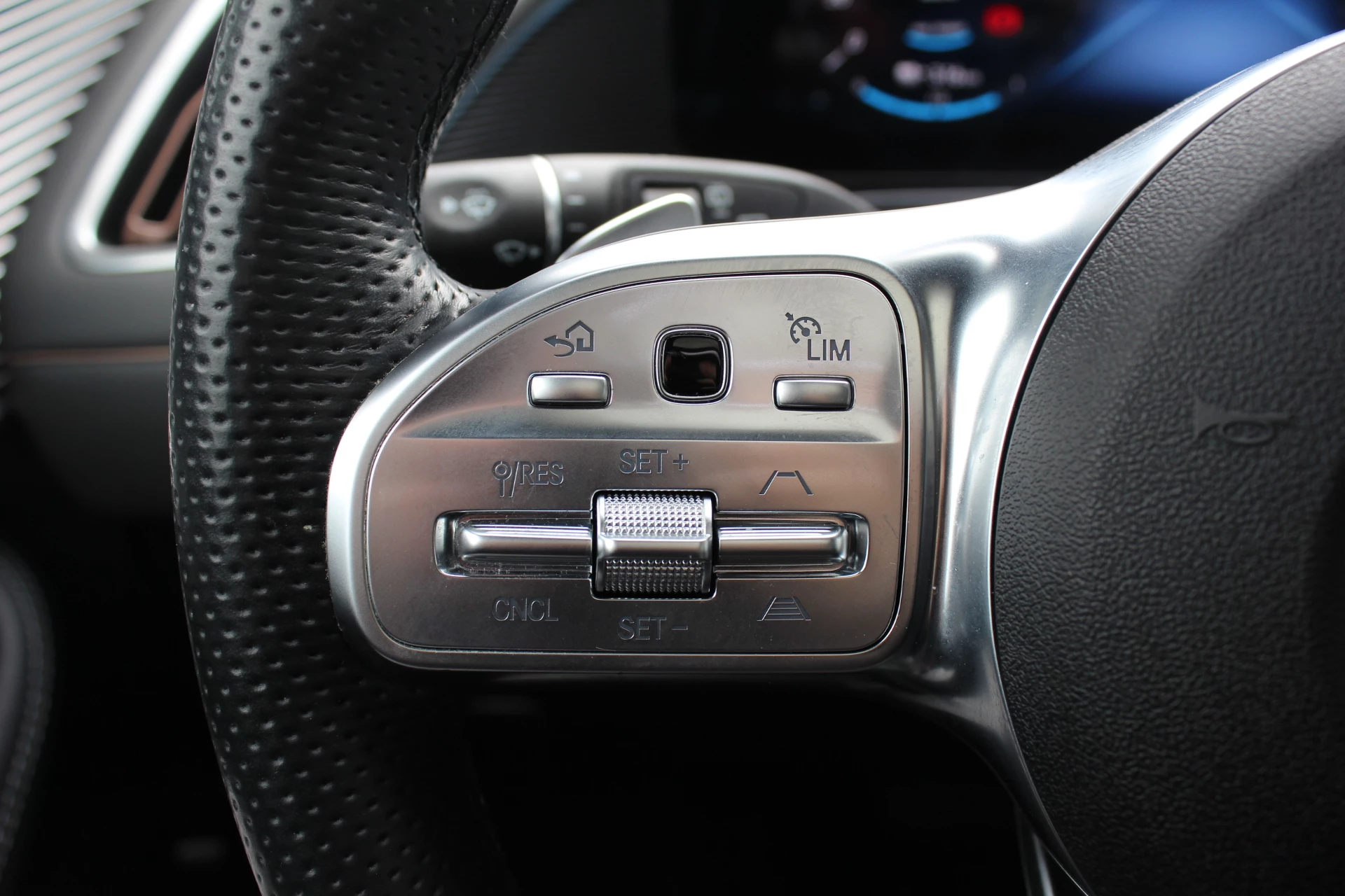 Hoofdafbeelding Mercedes-Benz EQC