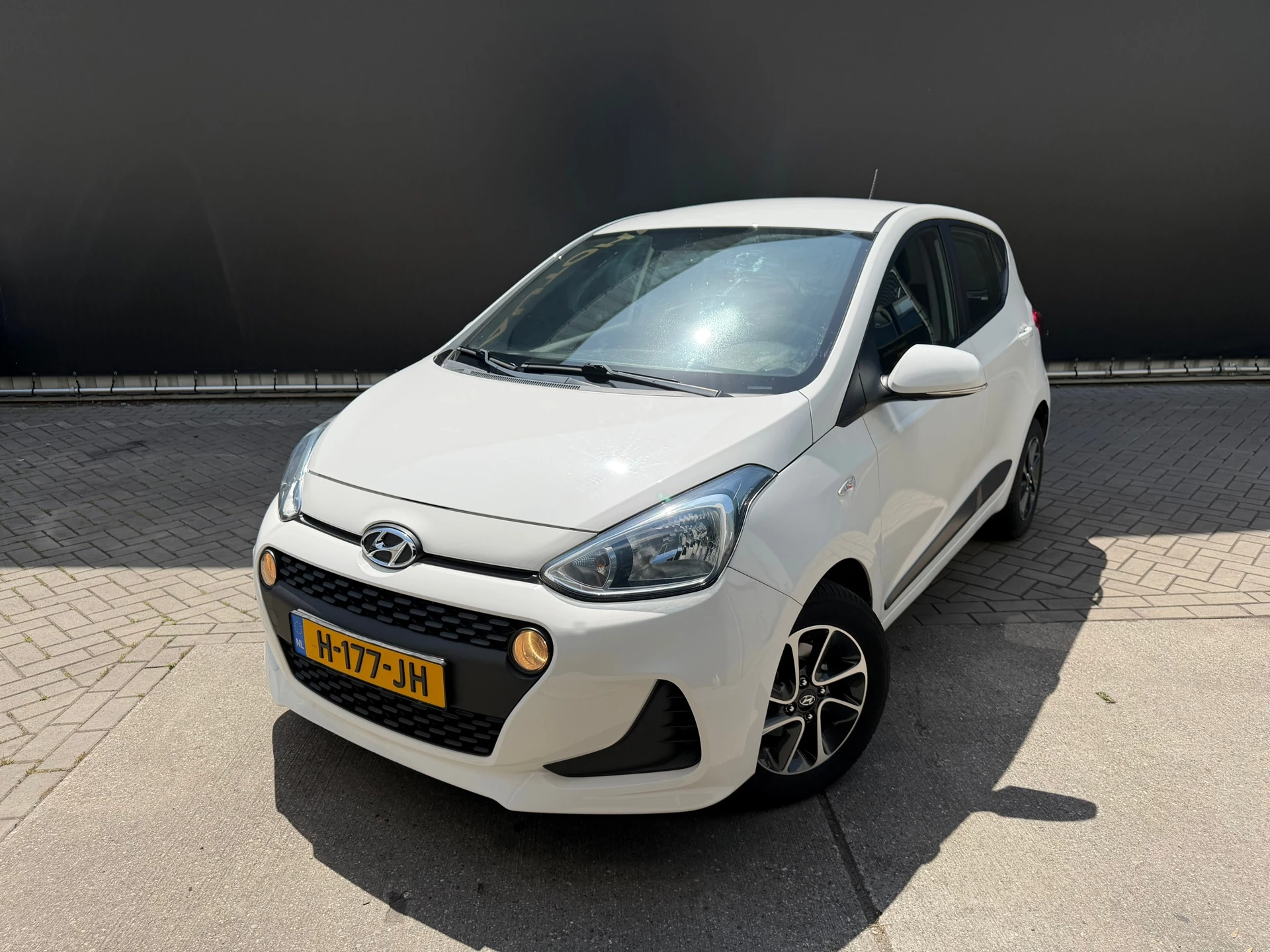 Hoofdafbeelding Hyundai i10