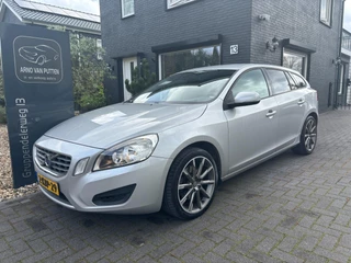 Hoofdafbeelding Volvo V60 Volvo V60 1.6 T3 Goed onderhouden!