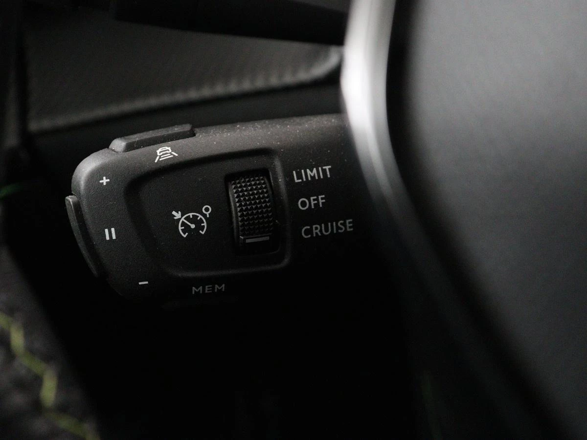 Hoofdafbeelding Peugeot e-2008