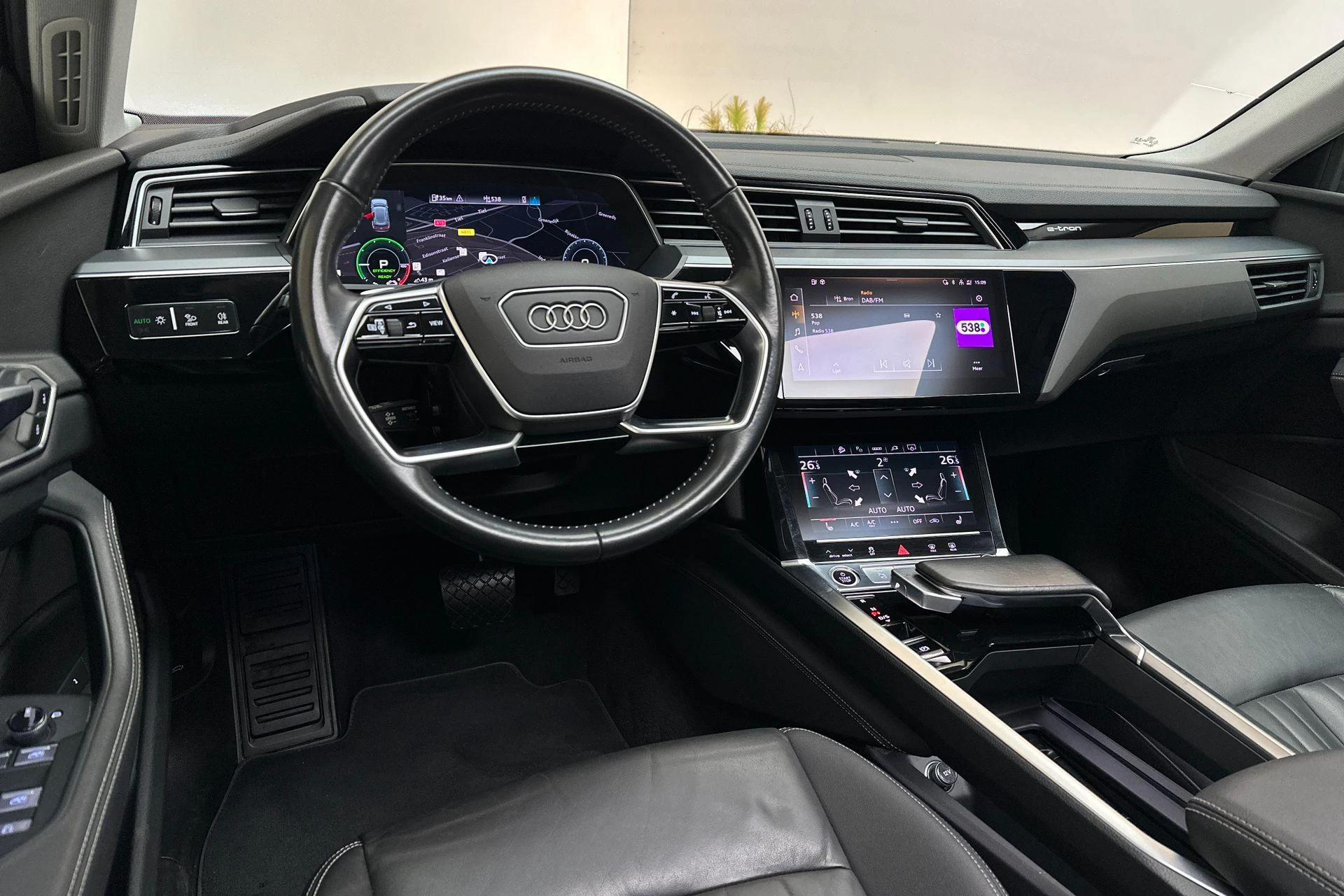 Hoofdafbeelding Audi e-tron