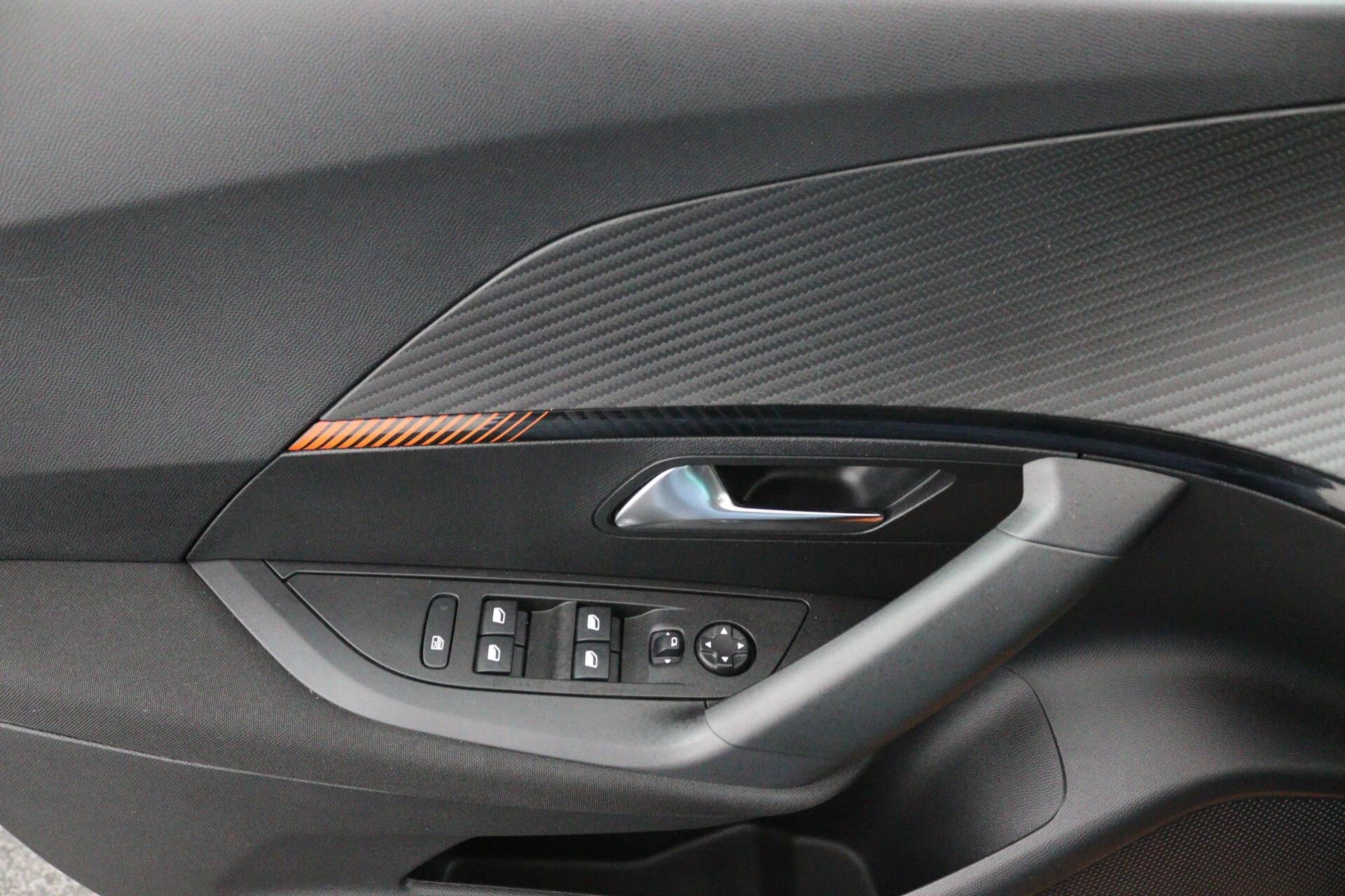 Hoofdafbeelding Peugeot e-2008