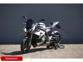 Hoofdafbeelding BMW S 1000 R BMW S 1000 R Jaarbeurt 2025 begin december uitgevoerd !!! Verkocht !!!