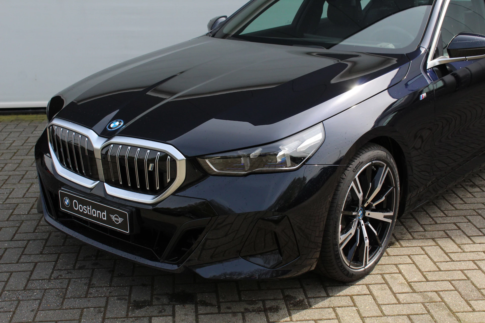 Hoofdafbeelding BMW i5