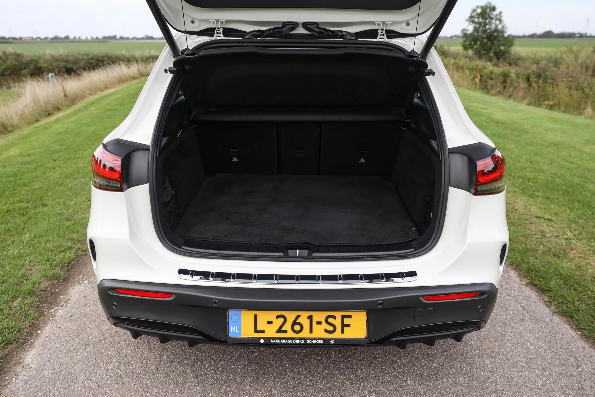 Hoofdafbeelding Mercedes-Benz EQA
