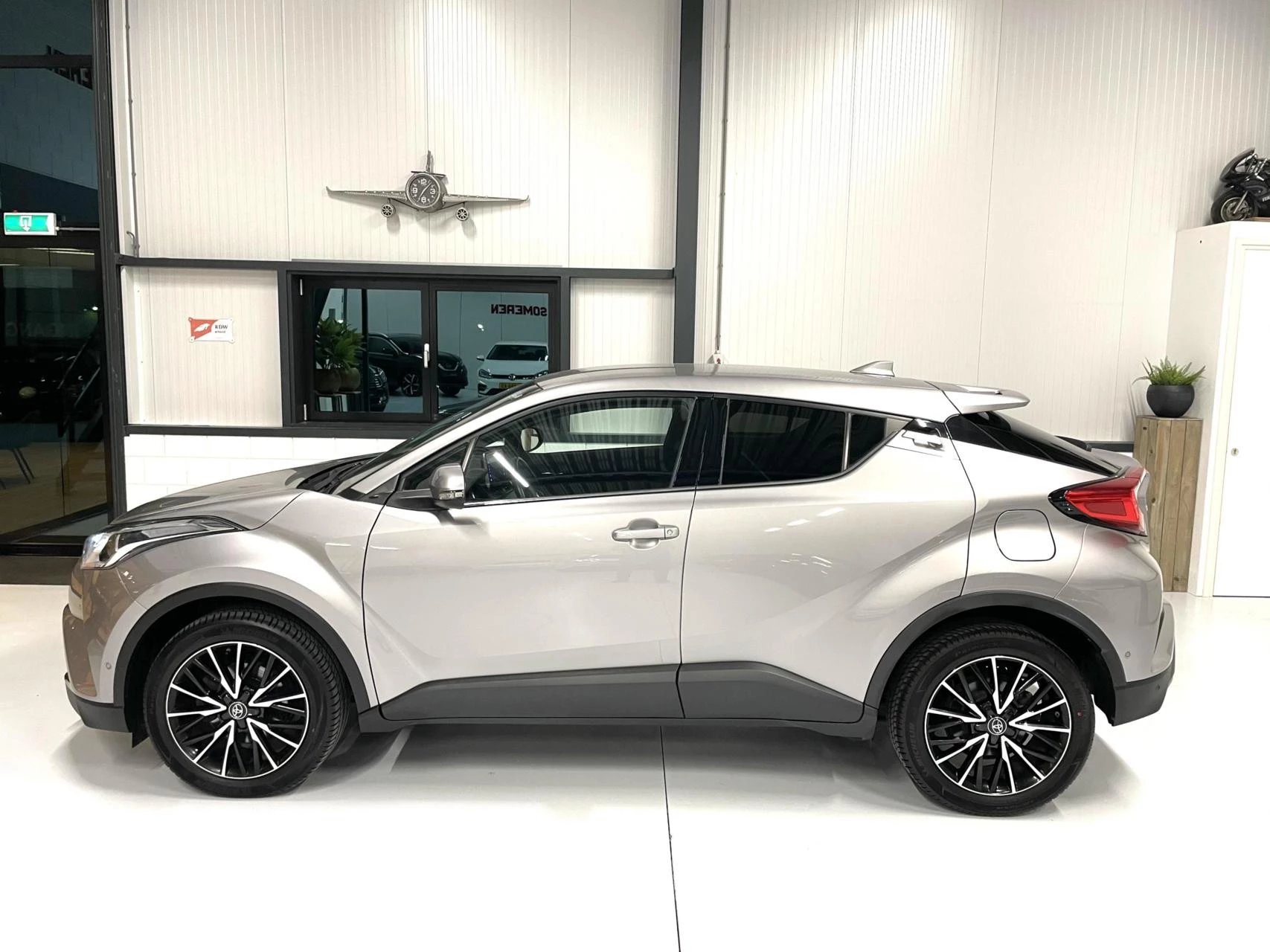 Hoofdafbeelding Toyota C-HR