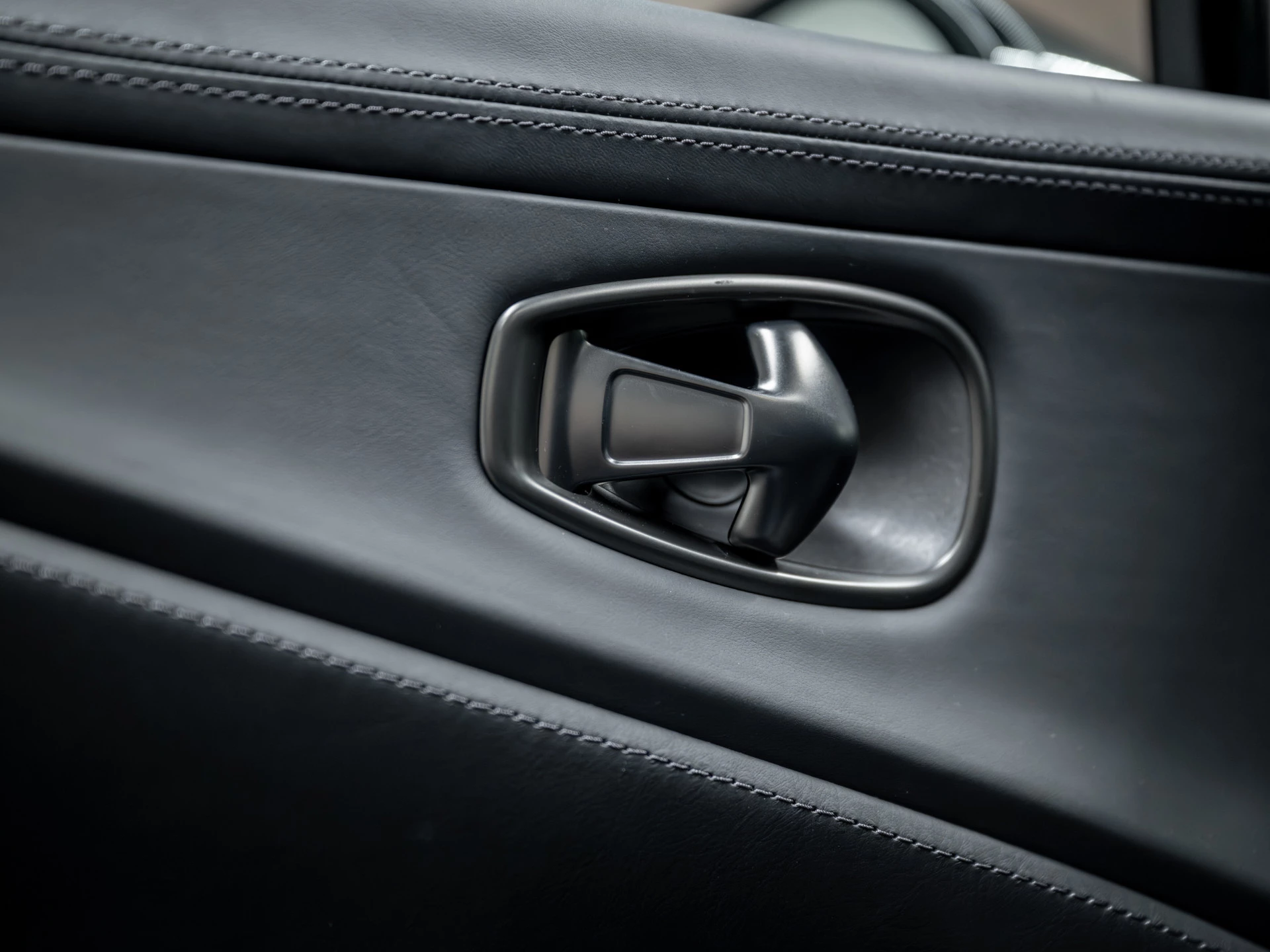 Hoofdafbeelding Aston Martin DBX