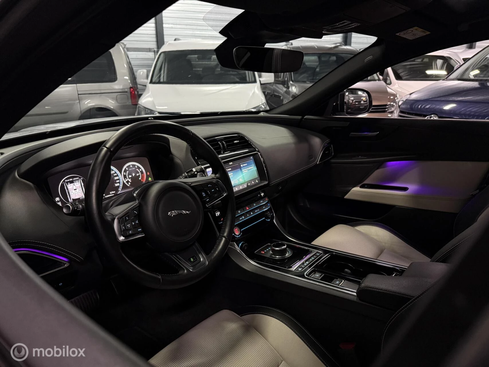 Hoofdafbeelding Jaguar XE