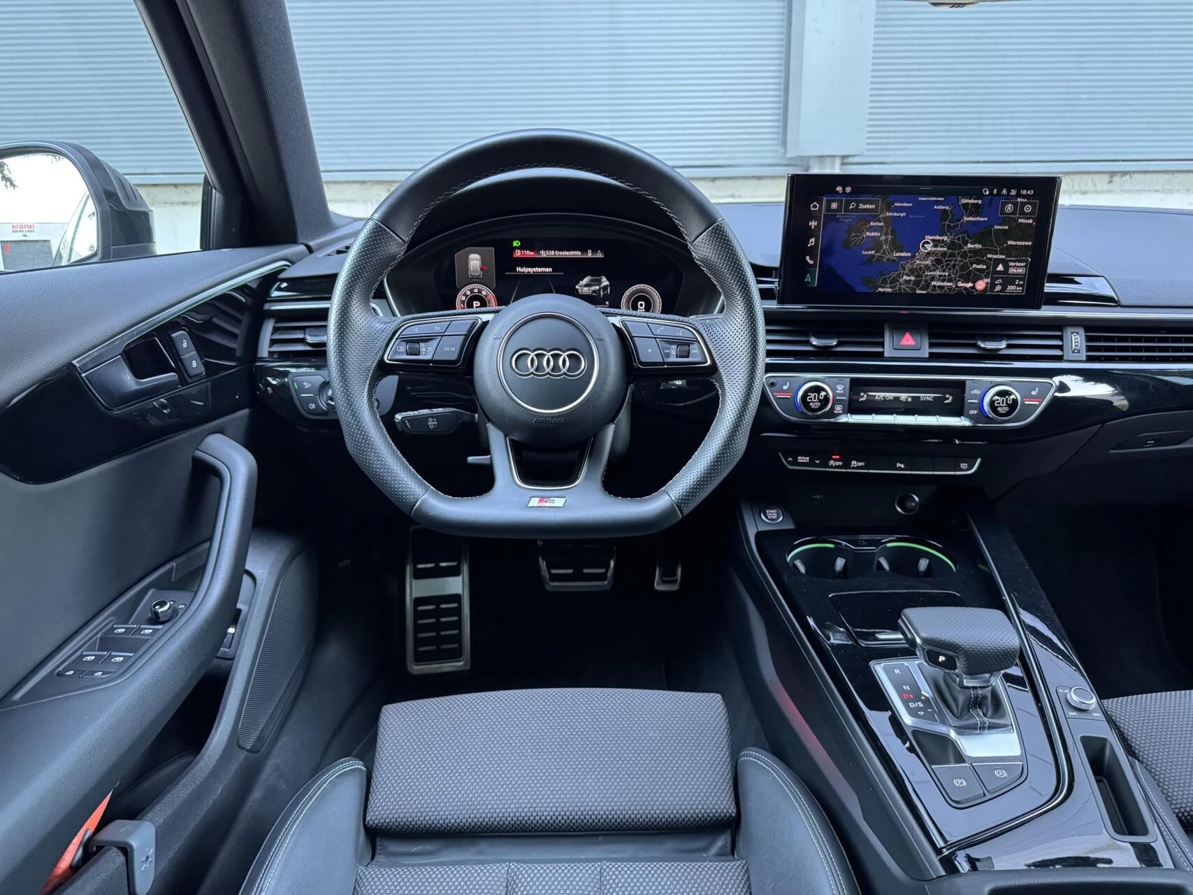 Hoofdafbeelding Audi A4