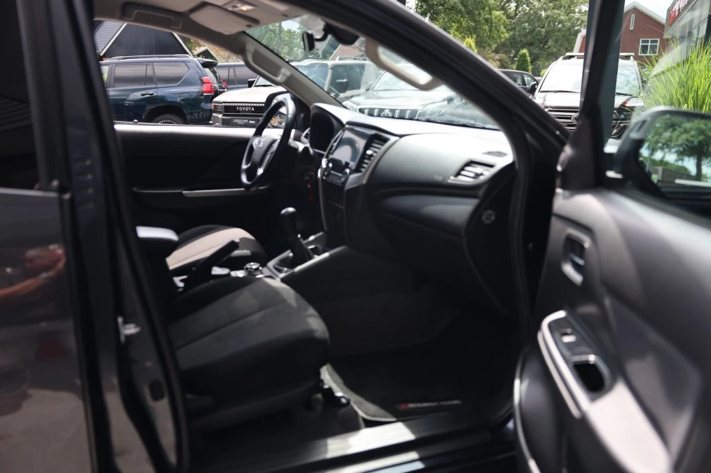 Hoofdafbeelding Mitsubishi L200