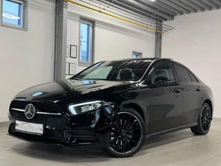 Mercedes-Benz A-Klasse Limousine 250 e AMG ** MULTIBEAM LED, M-BUX +, PANORAMA, NIGHT, 19-inch LMV, 360gr. ** 1 e EIG - UNFALLFREI - 20.000km (!) ** ** INFORMEER OOK NAAR ONZE AANTREKKELIJKE FINANCIAL-LEASE TARIEVEN **