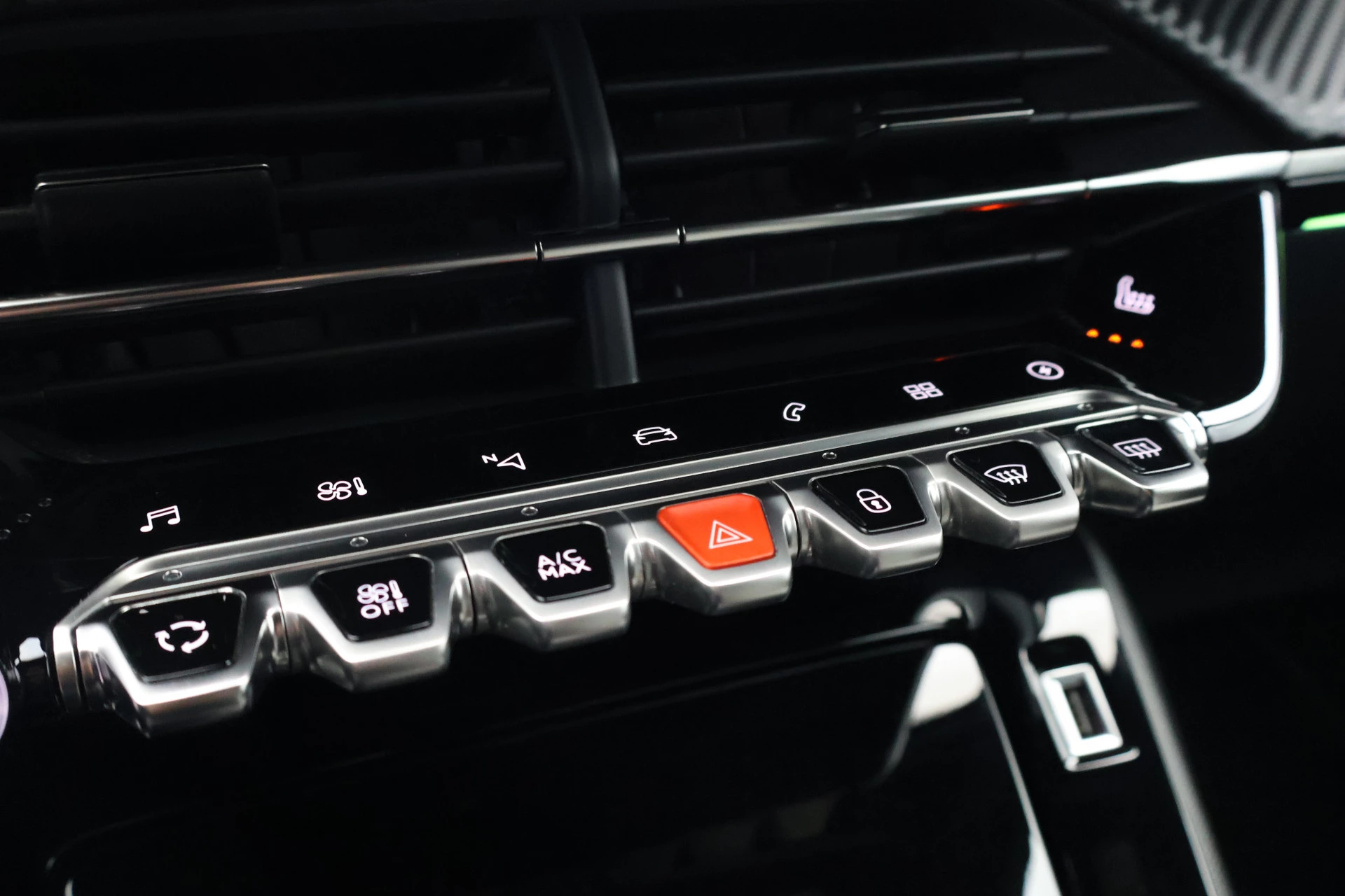 Hoofdafbeelding Peugeot e-2008