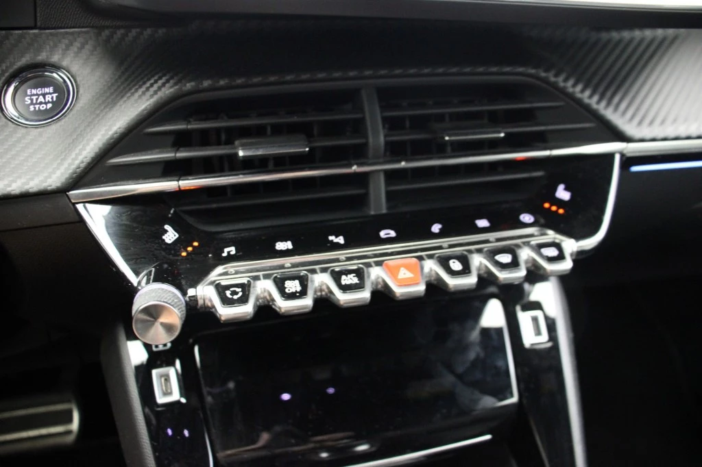 Hoofdafbeelding Peugeot e-208
