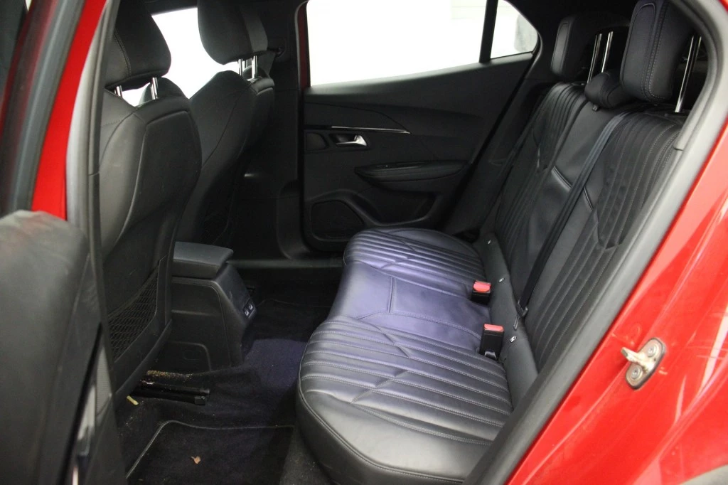 Hoofdafbeelding Peugeot e-2008