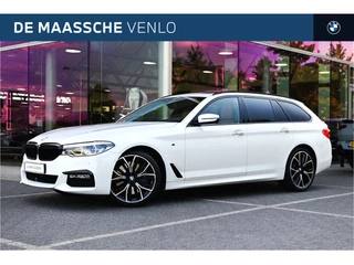 BMW 5 Serie Touring 540i xDrive High Executive M Sport Automaat / Panoramadak / Trekhaak / Head-up Display / Parking Assistant Plus / Adaptief onderstel / 20"LM-velgen
