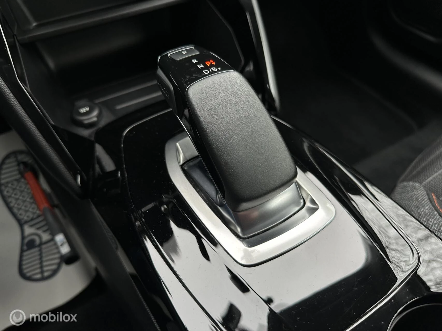 Hoofdafbeelding Peugeot e-208