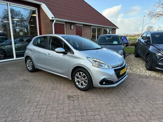 Hoofdafbeelding Peugeot 208 Peugeot 208 1.2 PURETECH BLUE LION 5-DRS SLECHTS 59.362 KM! 1e EIGENAAR