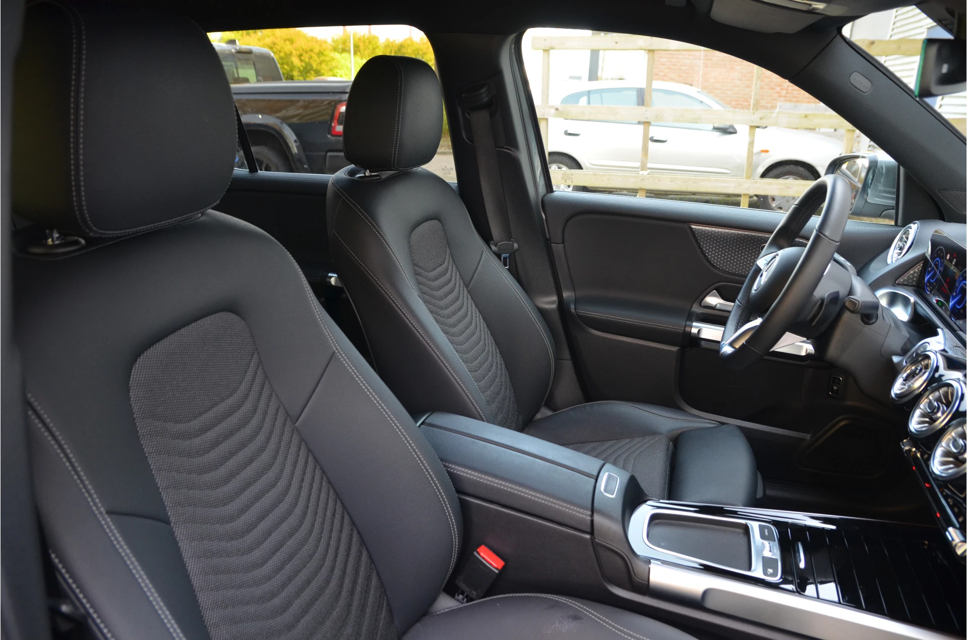 Hoofdafbeelding Mercedes-Benz EQB