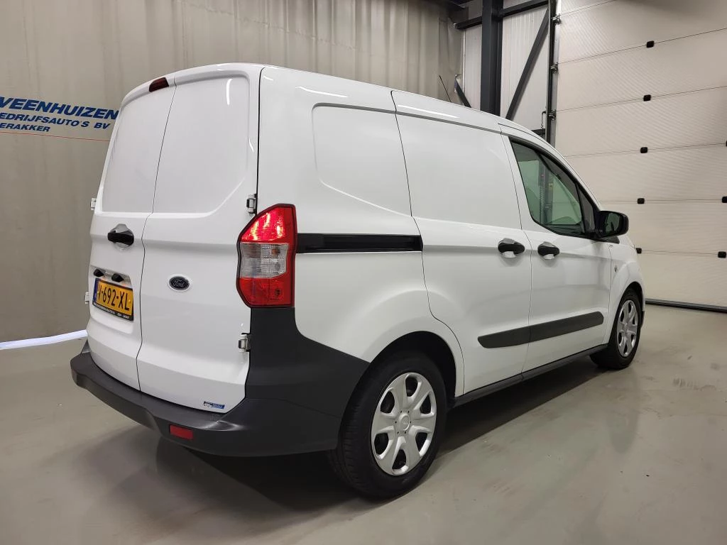 Hoofdafbeelding Ford Transit Courier