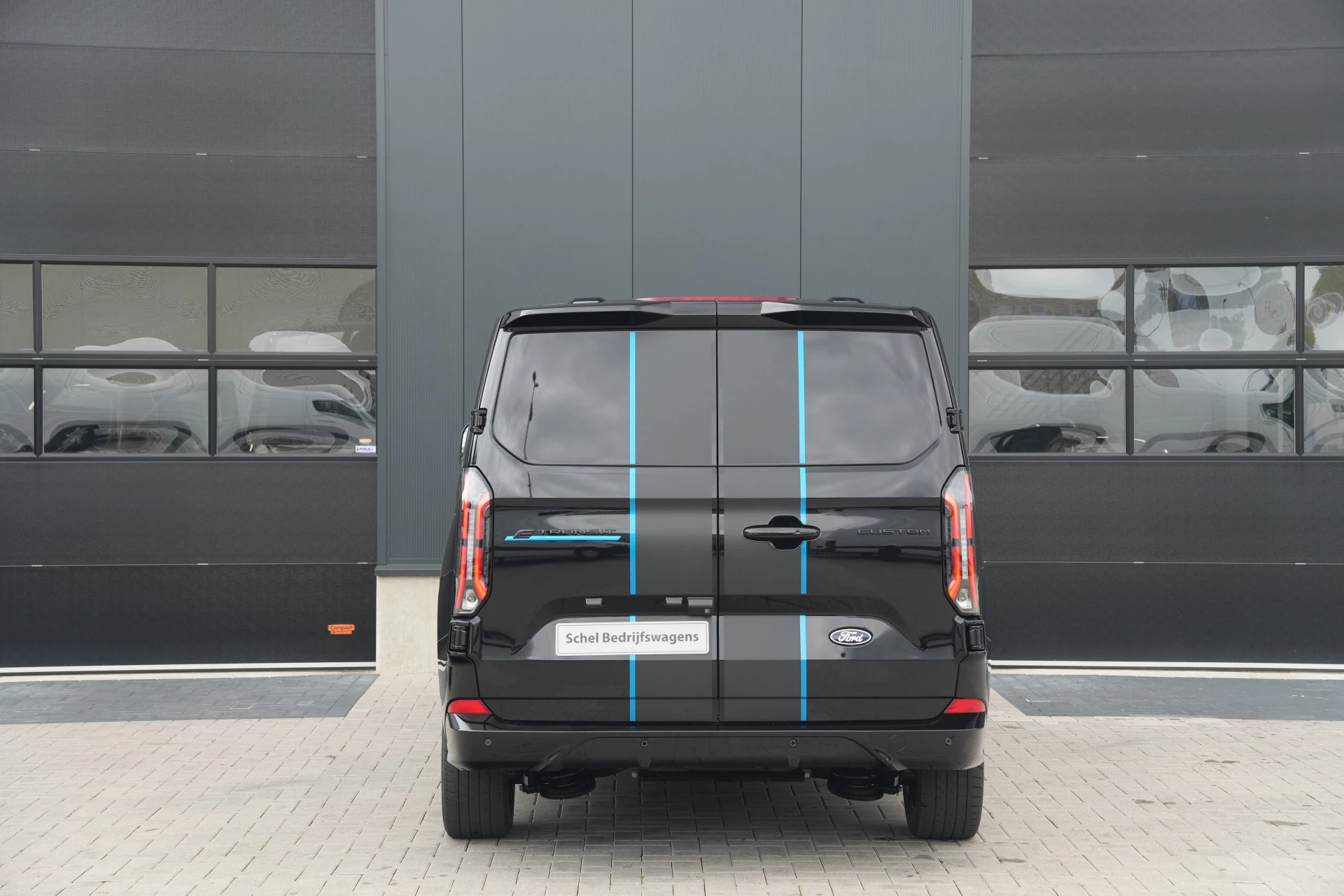 Hoofdafbeelding Ford E-Transit Custom
