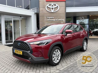 Toyota Corolla Cross 2.0 High Power Hybrid  DYNAMIC STOEL/STUURVERW 4S-BANDEN NAVI CAMERA APPLE/ANDROID 17' LM-VELGEN CLIMA AD-CRUISE 2-2023, 19.912 Km, Hybride benzine, Automaat, 197 pk, Lava Red Parelmoer, BTW, Gebruikt, Virtuele voorraad , van Leussen Zwolle