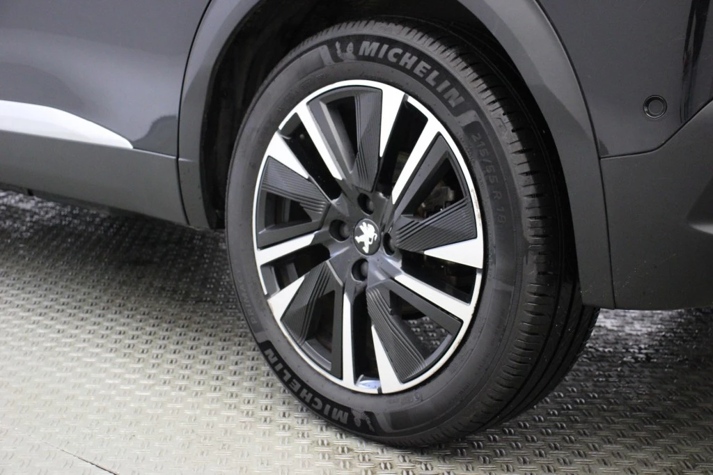 Hoofdafbeelding Peugeot e-2008