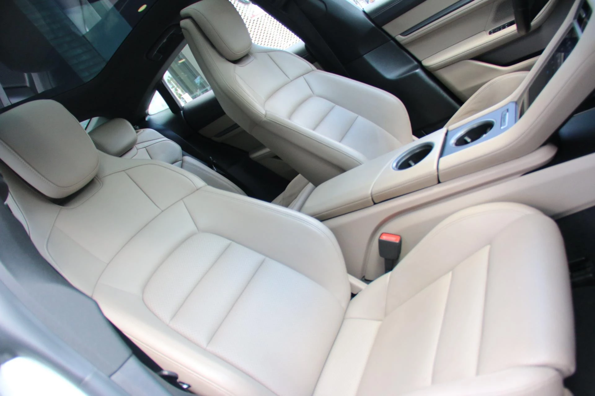 Hoofdafbeelding Porsche Taycan