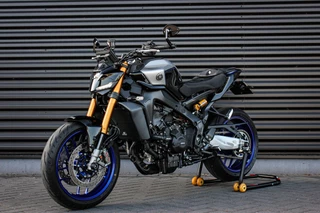 Hoofdafbeelding Yamaha MT 09 Yamaha Tour MT- 09 SP ABS 119PK 2025 / 2DKM / DEMO / COMPLETE DOCUMENTATIE / CUSTOM SC EXHAUST / QUICK SHIFT / DIRECT RIJDEN /FULL