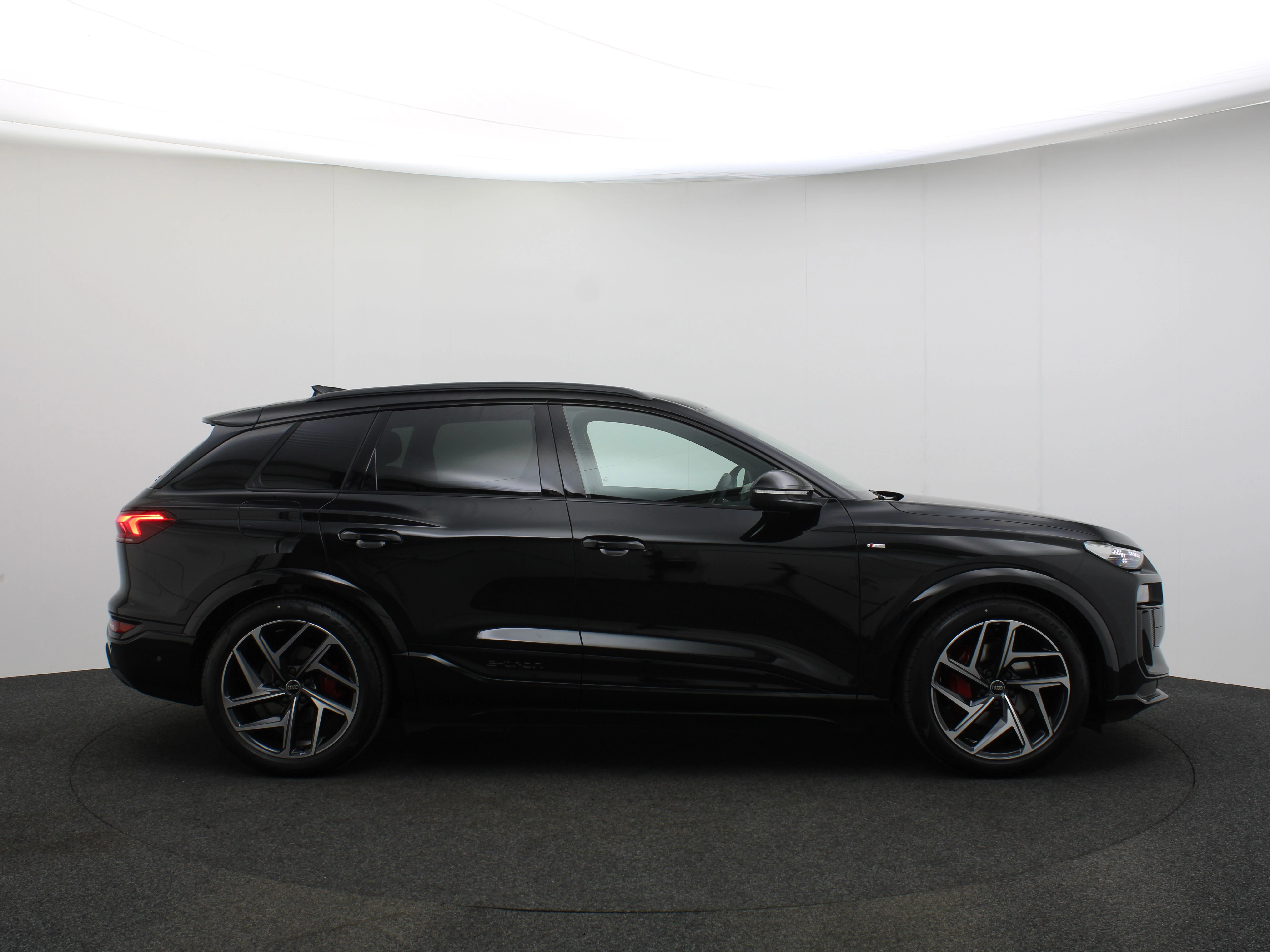 Hoofdafbeelding Audi Q6 e-tron