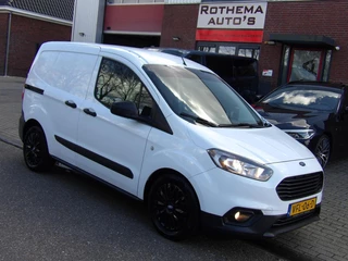 Hoofdafbeelding Ford Transit Courier Ford Transit Courier 1.0 BENZINE ECOBOOST 100PK 2020 1eEIGENAAR 6 BAK AIRCO ZIJSCHUIFDEUR TOPSTAAT