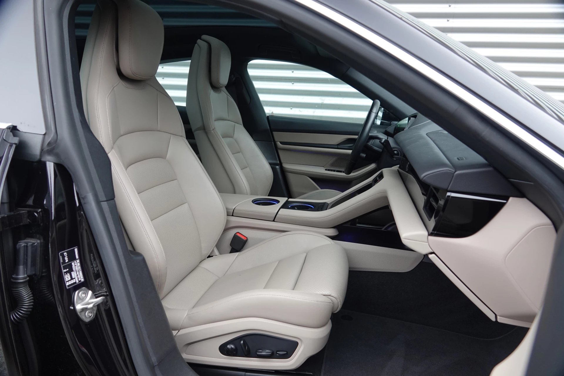 Hoofdafbeelding Porsche Taycan