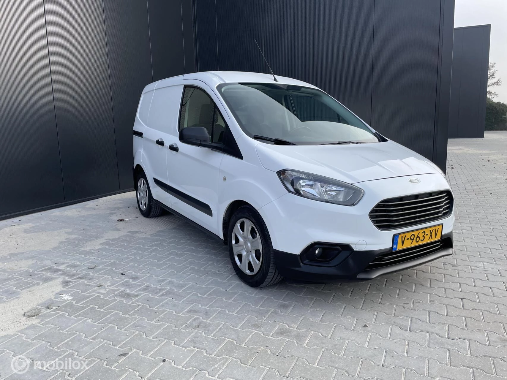Hoofdafbeelding Ford Transit Courier