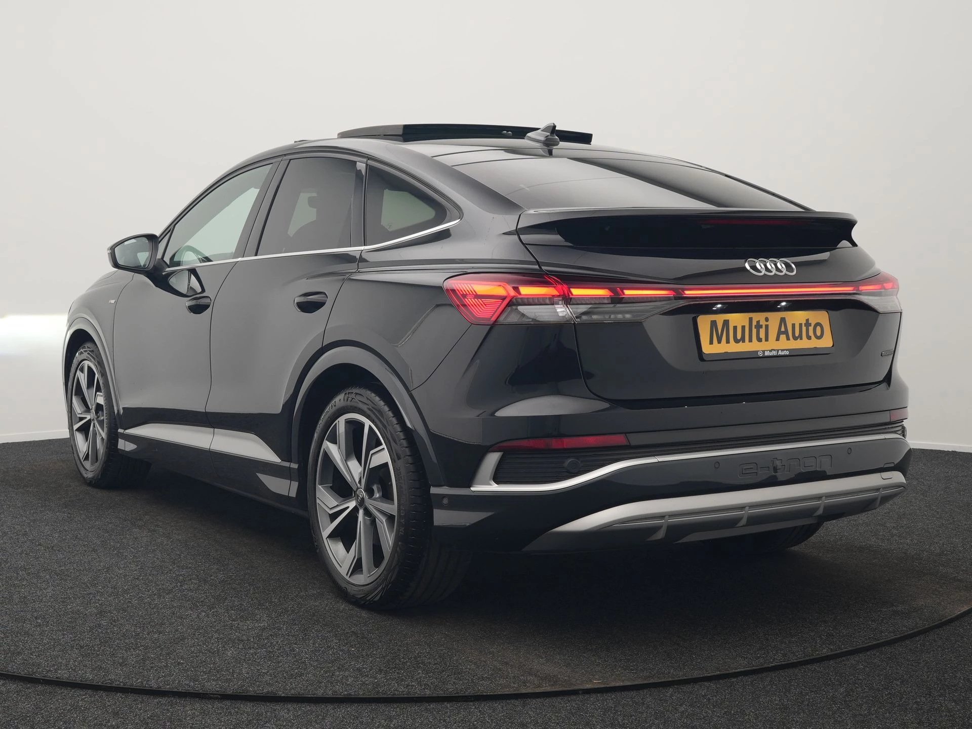 Hoofdafbeelding Audi Q4 e-tron