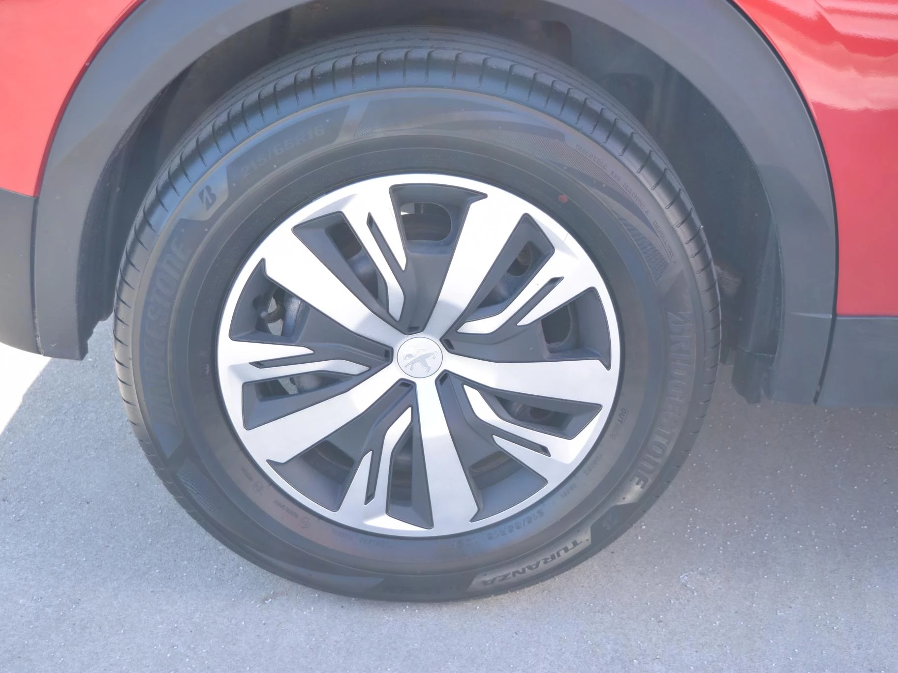 Hoofdafbeelding Peugeot e-2008